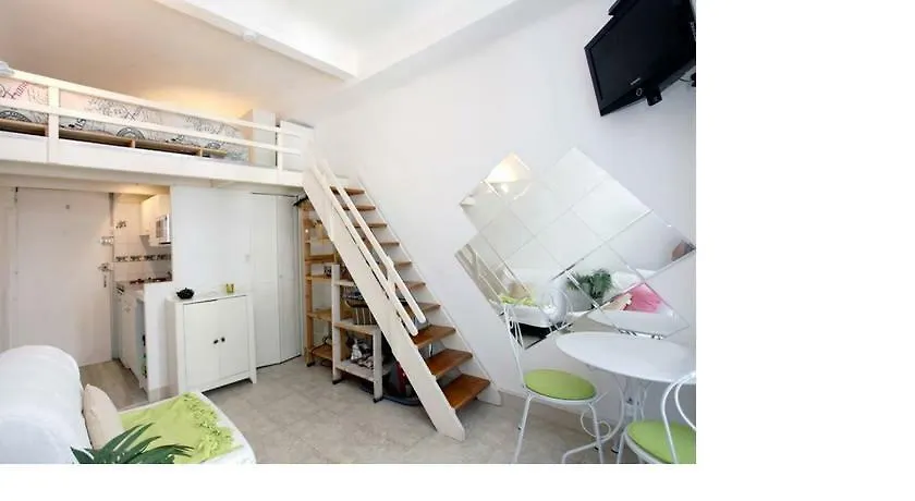 Studio- Antibes-Juan Les Pins- Cote D'Azur Apartment